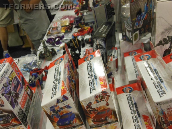 BotCon 2013   The Transformers Convention Dealer Room Image Gallery   OVER 500 Images  (153 of 582)